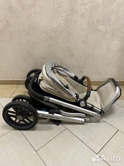 Коляска для двойни и погодок Uppa Baby Vista