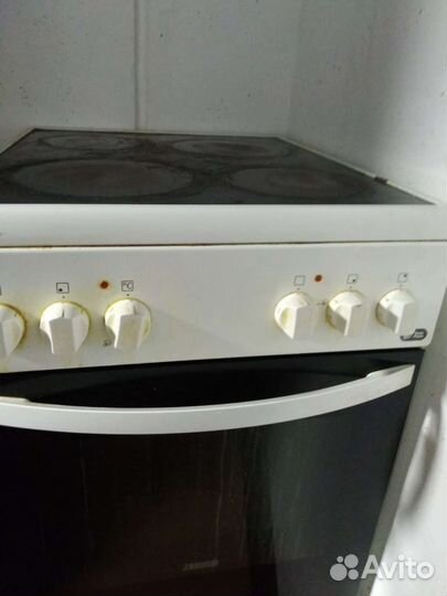 Электро плита с духовкой