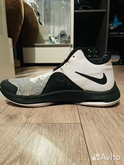 Баскетбольные кроссовки nike