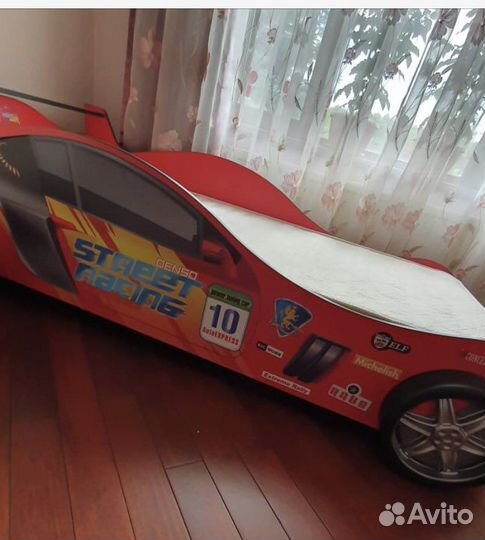 Детская кровать машина с матрасом