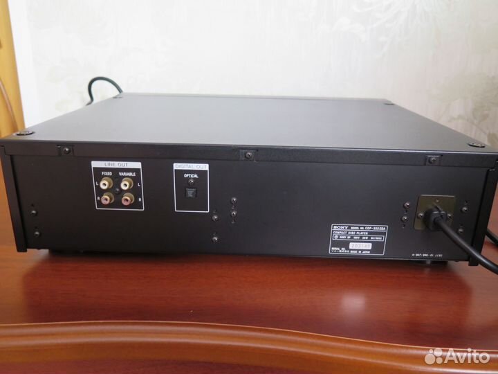 CD проигрыватель Sony CDP-555ESA