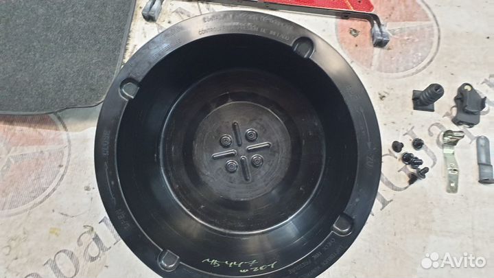 Обшивка багажника на Mercedes-Benz W201 E190