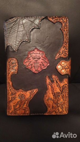 Книга в кожанном переплете Ведьмак