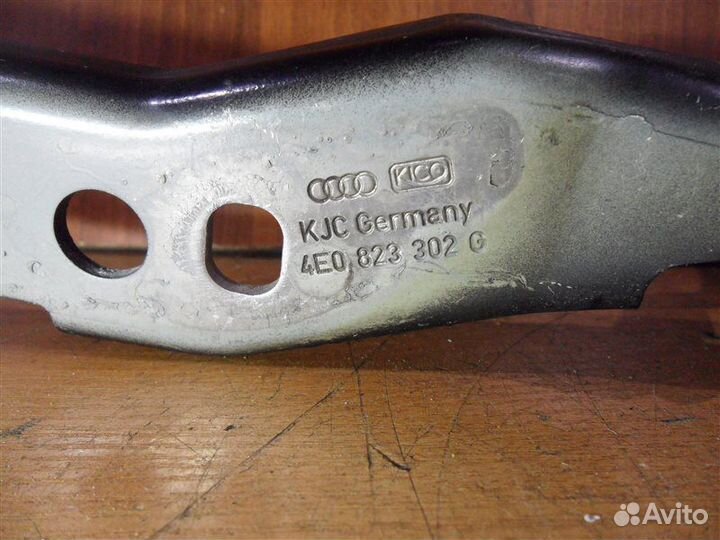 Петля капота правая Audi A8 4E2 BFM 2004-2010