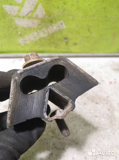 Опора двигателя Ауди 80 90 Б3