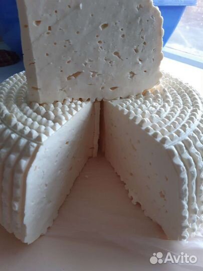 Деревенское молоко и колбаса