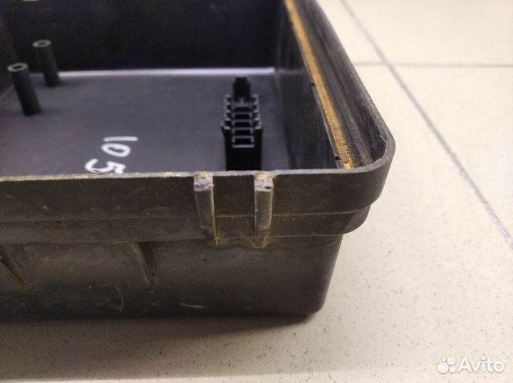 Крышка блока предохранителей Land Cruiser (100) 19