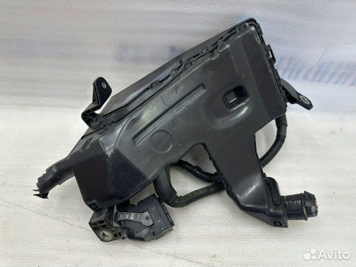 Корпус блока предохранителей левый Toyota Camry