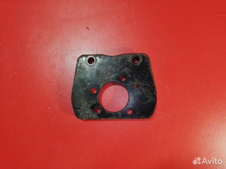 Крепление суппорта заднее левое Opel Meriva S10