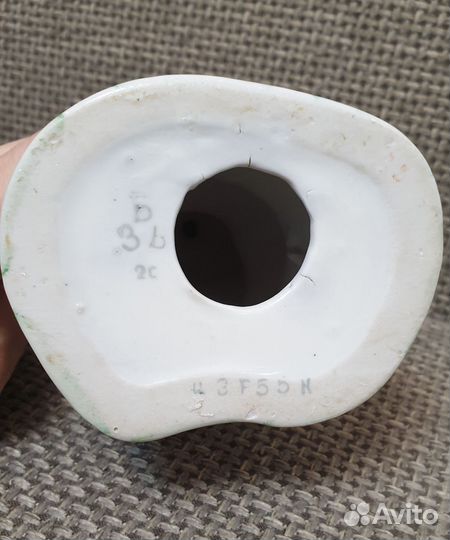 Фарфоровая статуэтка Барышня в кокошнике