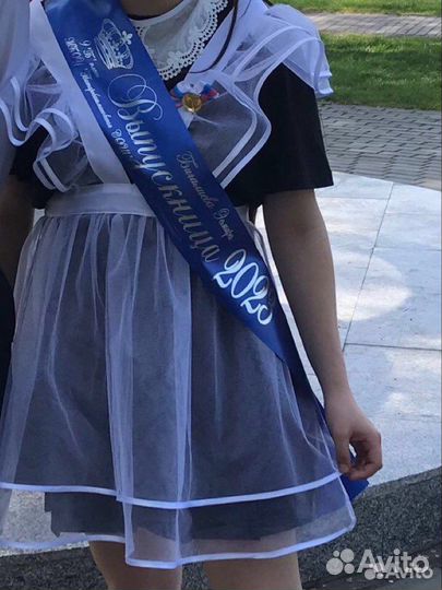 Белый школьный фартук