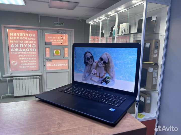 Asus 17.3/ssd/8 ram/новый акб/быстрый