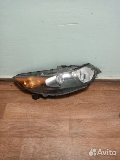 Фара передняя правая Honda Accord седан 2009