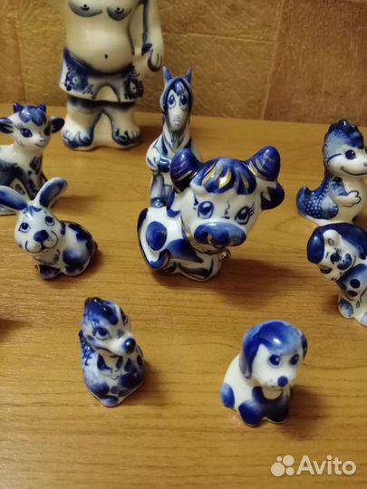 Статуэтки фарфор. Гжель