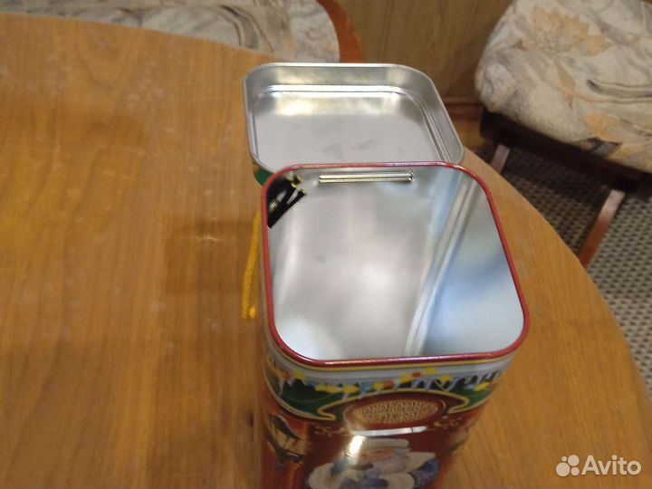 Коробка подарочная новогодняя