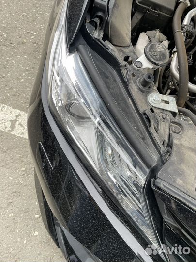 Фара правая на toyota camry v70 оригинал