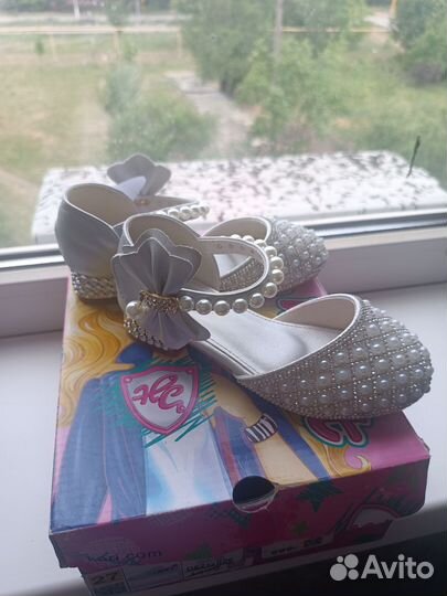 Туфли для девочки 27 размер новые