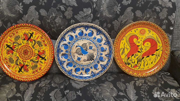 Деревянные тарелки для интерьера. Мезенская роспис