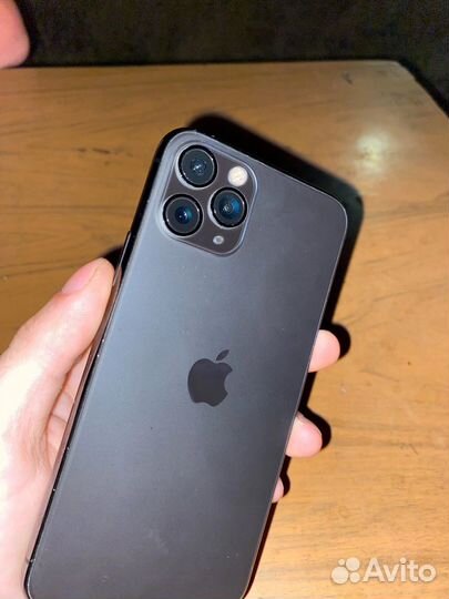 iPhone 11 Pro, 64 ГБ