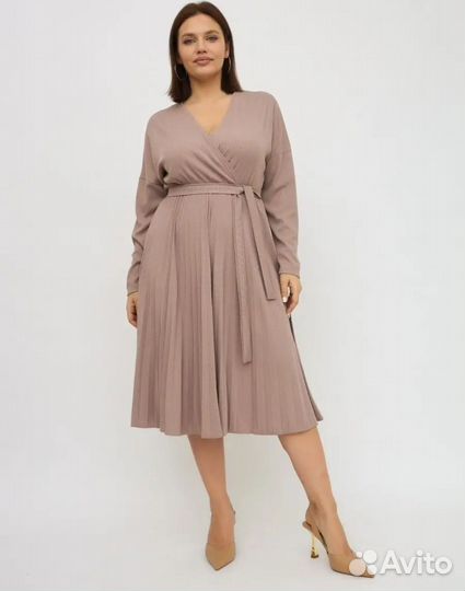 Платье трикотажное новое