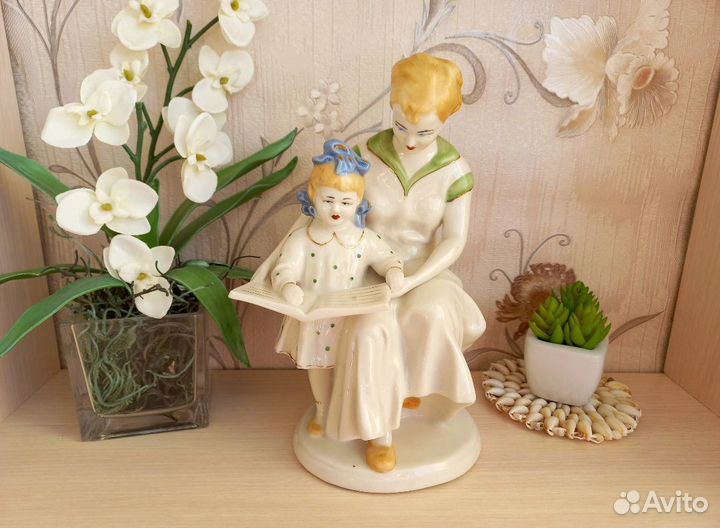 Серия статуэток 