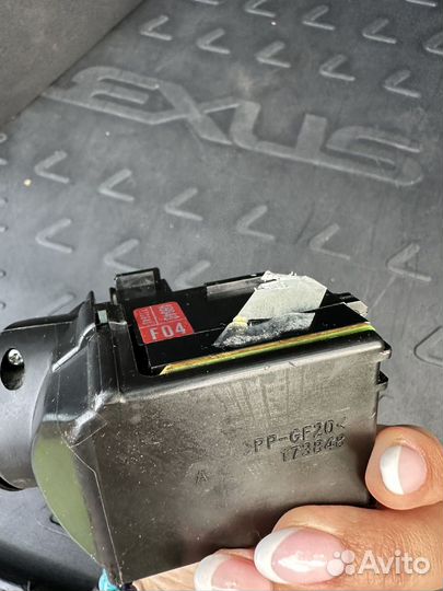 Переключатель дворников Lexus CT200h