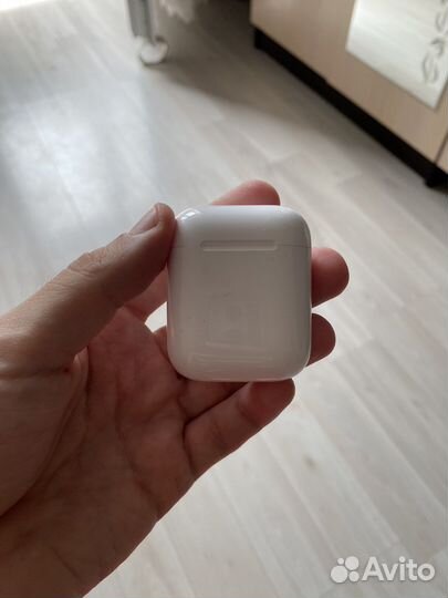 Airpods 2 кейс и левый наушник