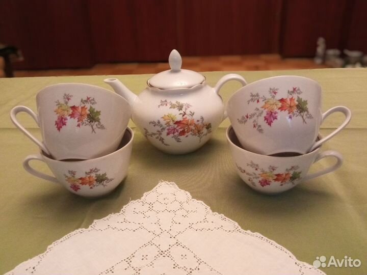 Чайник и чашки с кленами, с кленовым рисунком, ГДР