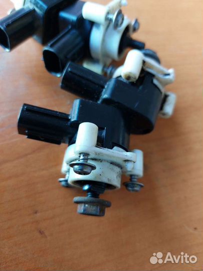 Датчик положения кузова subaru