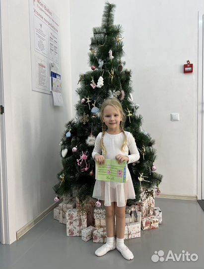 Пушистая искусственная новогодняя ёлка 210 см. Ель