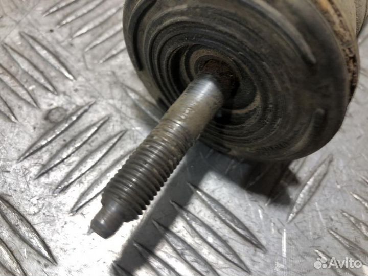 Амортизатор задний правый Toyota Yaris 2005 2011