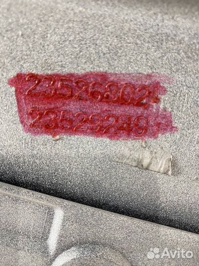 Окантовка правой фары Volvo FH5 23526802