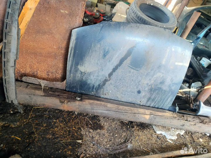 Капот toyota sprinter