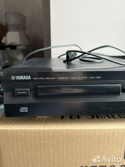 CD проигрыватель Yamaha CDX-396