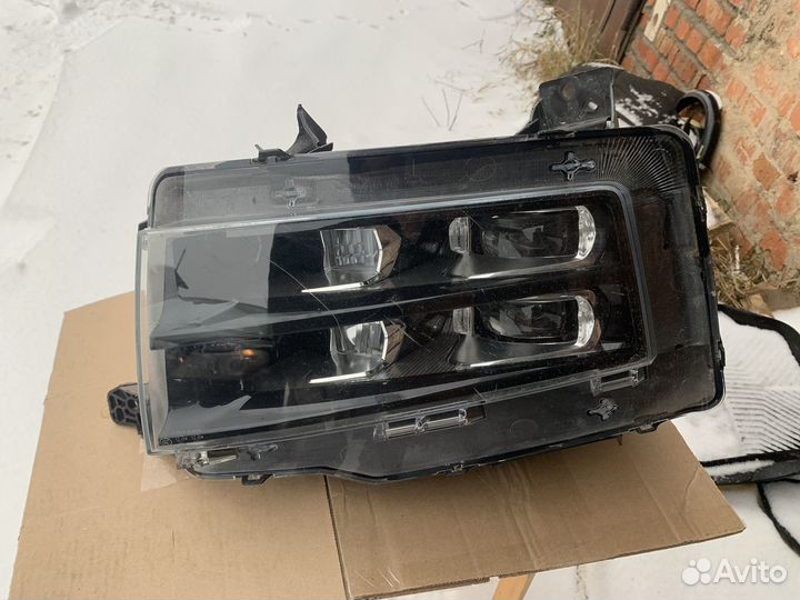 Jac JS6 передняя левая фара