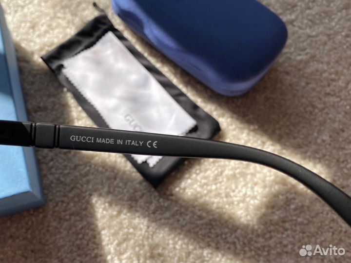 Солнцезащитные очки gucci