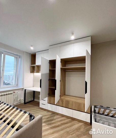 Распашной шкаф на заказ