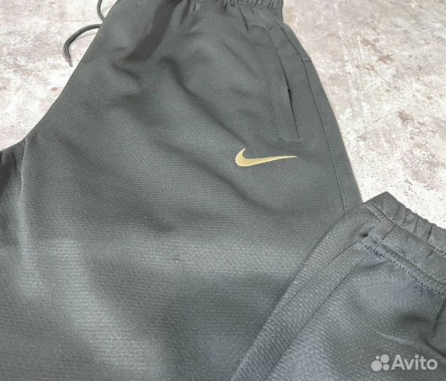 Спортивные костюмы Nike
