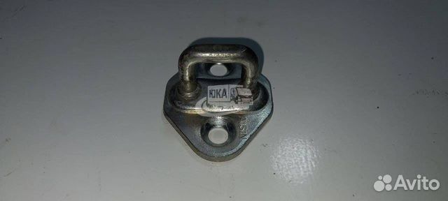 Петля замка двери (ответная часть) N04C hino300 E4