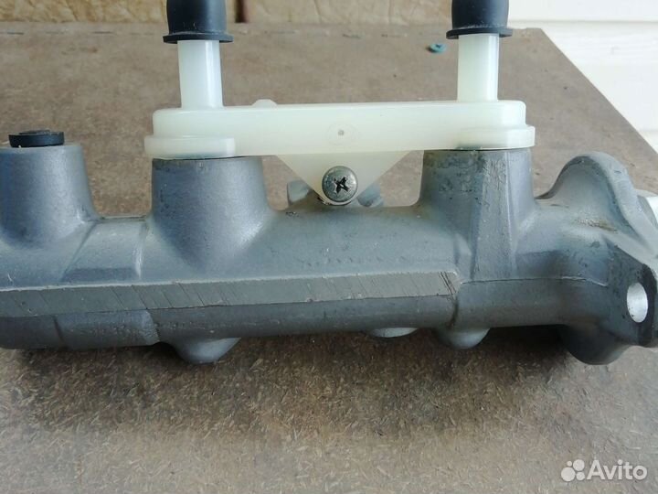 Главный тормозной RX300