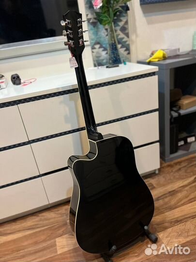 Акустическая гитара с чехлом
