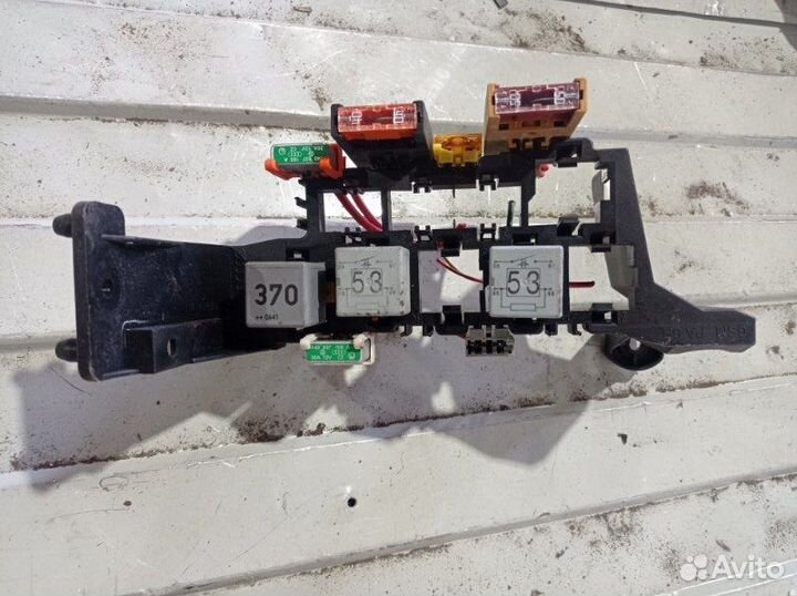 Блок реле электронный Skoda Superb седан