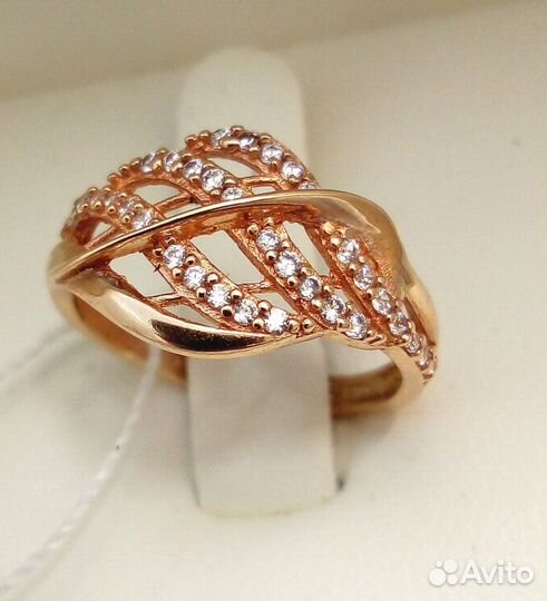 Кольцо / размер 15 / 1,72г / Золото585 / фианиты круглые