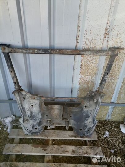 Подрамник передний Peugeot 207