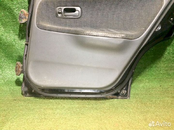 Дверь задняя правая Honda Civic EG4 Черная ржавчин