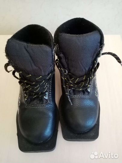 Лыжные ботинки