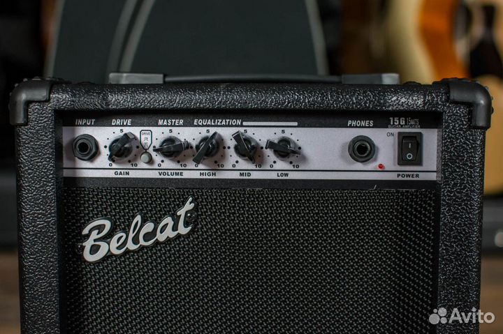 Комбоусилитель гитарный Belcat + аксессуар