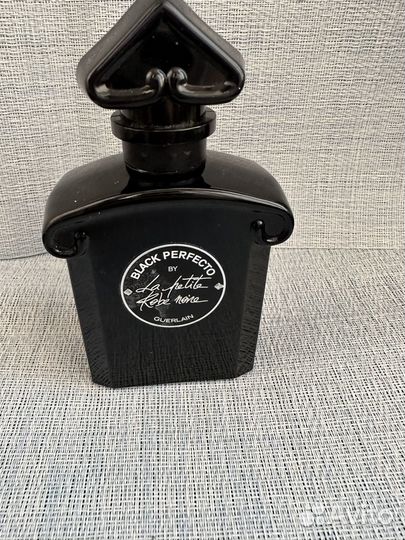 Guerlain la petit robe noir eau de parfum florale
