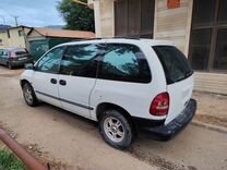 Chrysler Voyager 2.0 MT, 1999, 250 000 км, с пробегом, цена 195 000 руб.