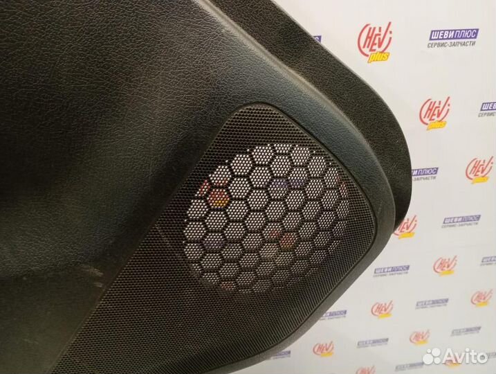 Обшивка задней левой двери задней, Hummer H3